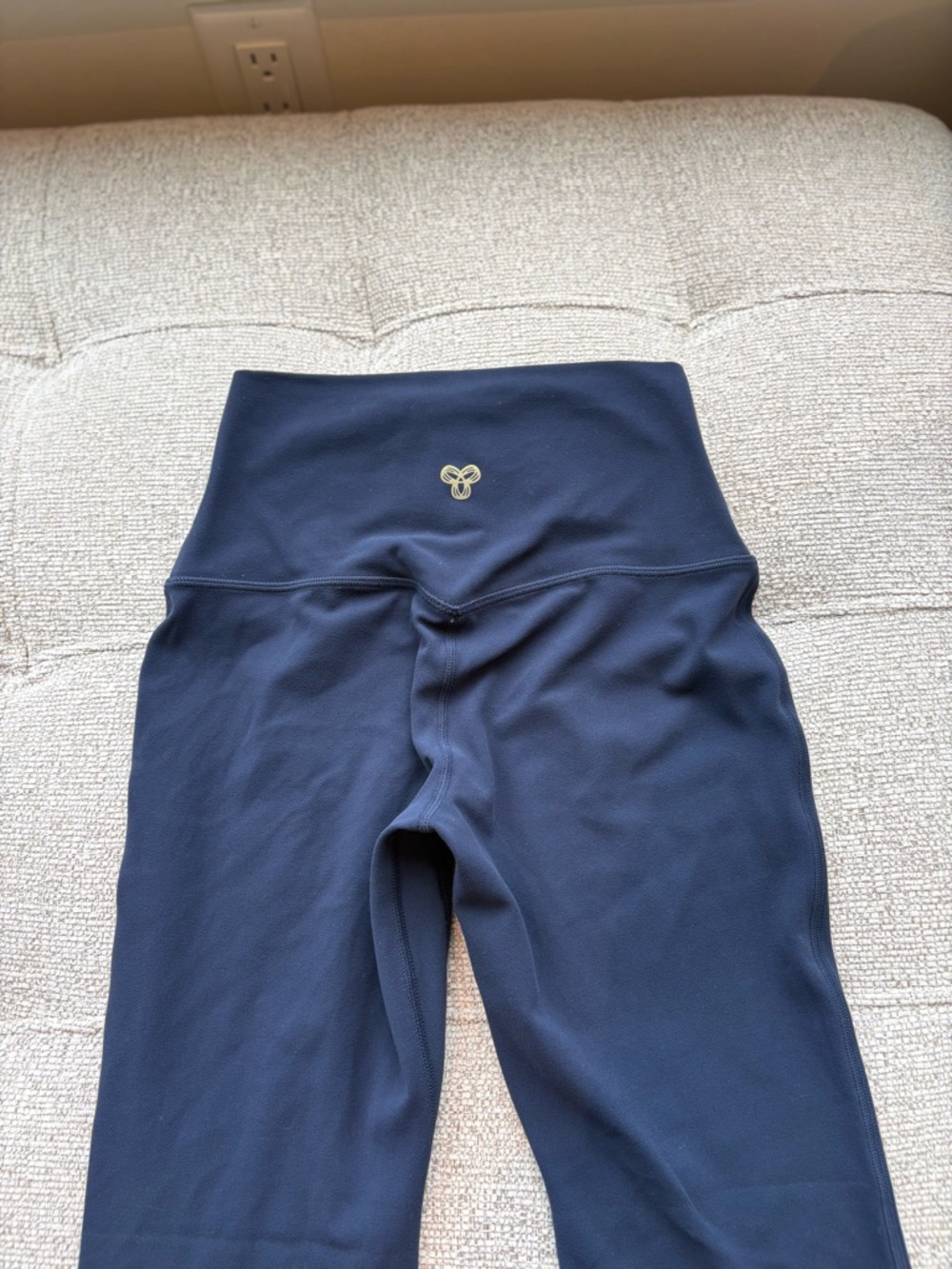 aritzia golden flare high-rise groove pant size 0 in navy blue